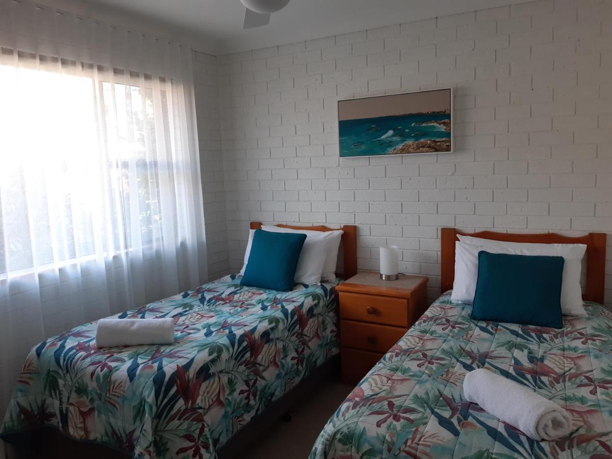 Motel Dolphins Of 3*