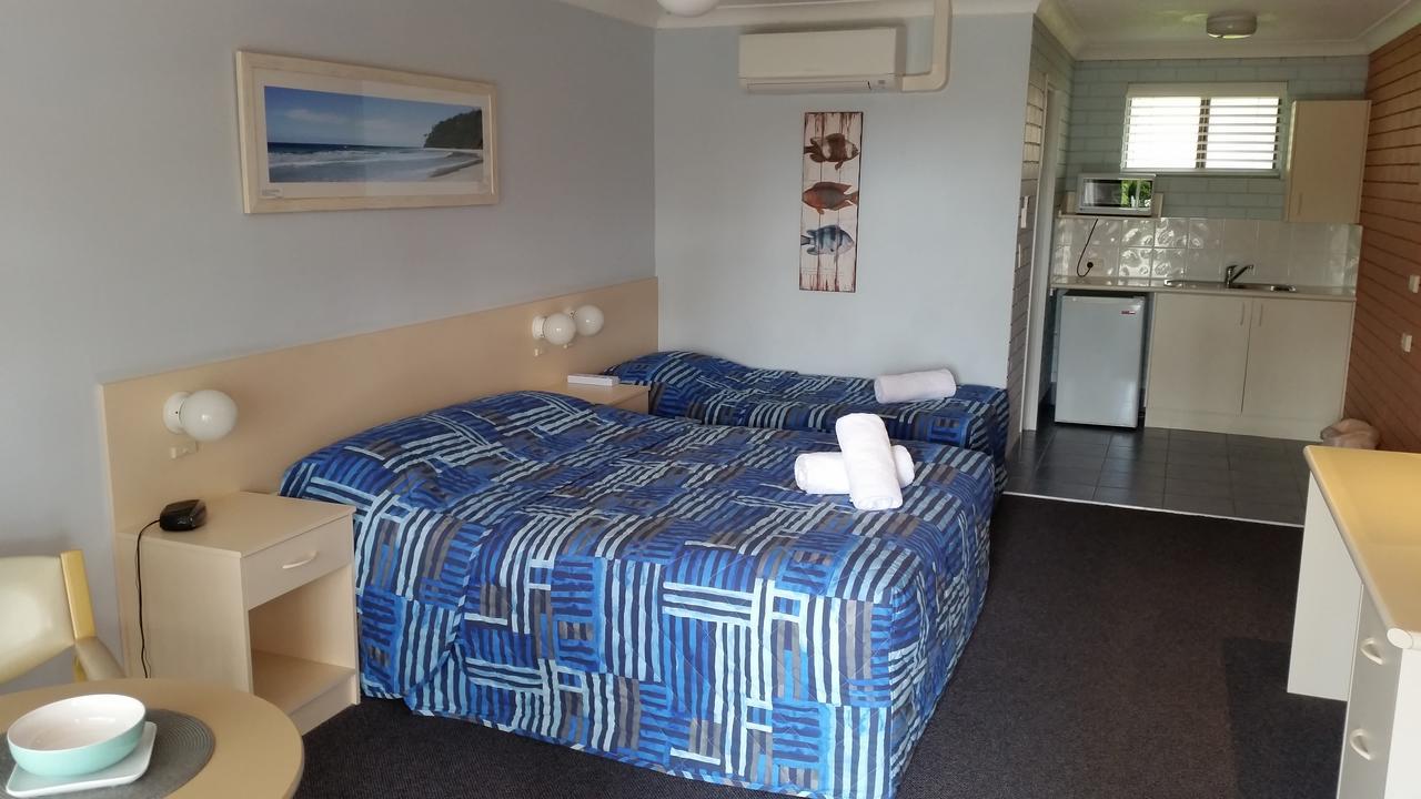 Motel Dolphins Of 3*