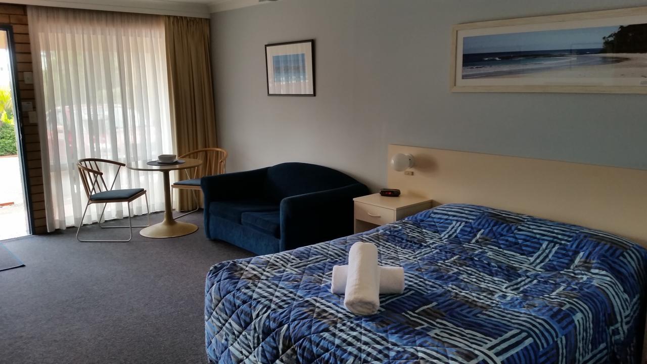 Dolphins Of Motel Mollymook