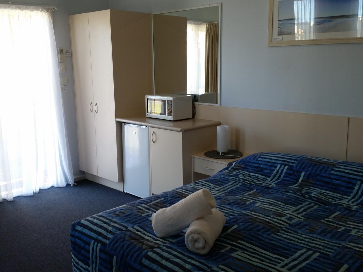 Motel Dolphins Of 3*
